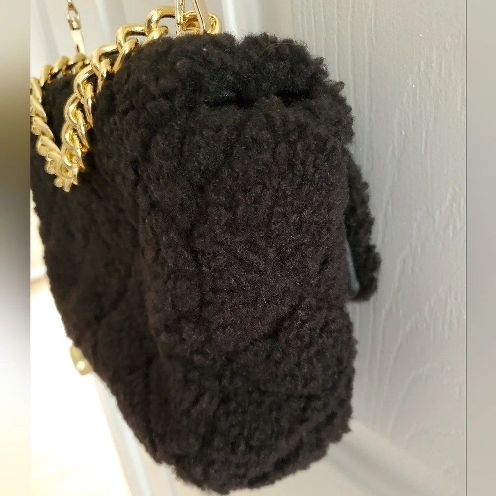 Urban Expressions Corriedale Crossbody in black